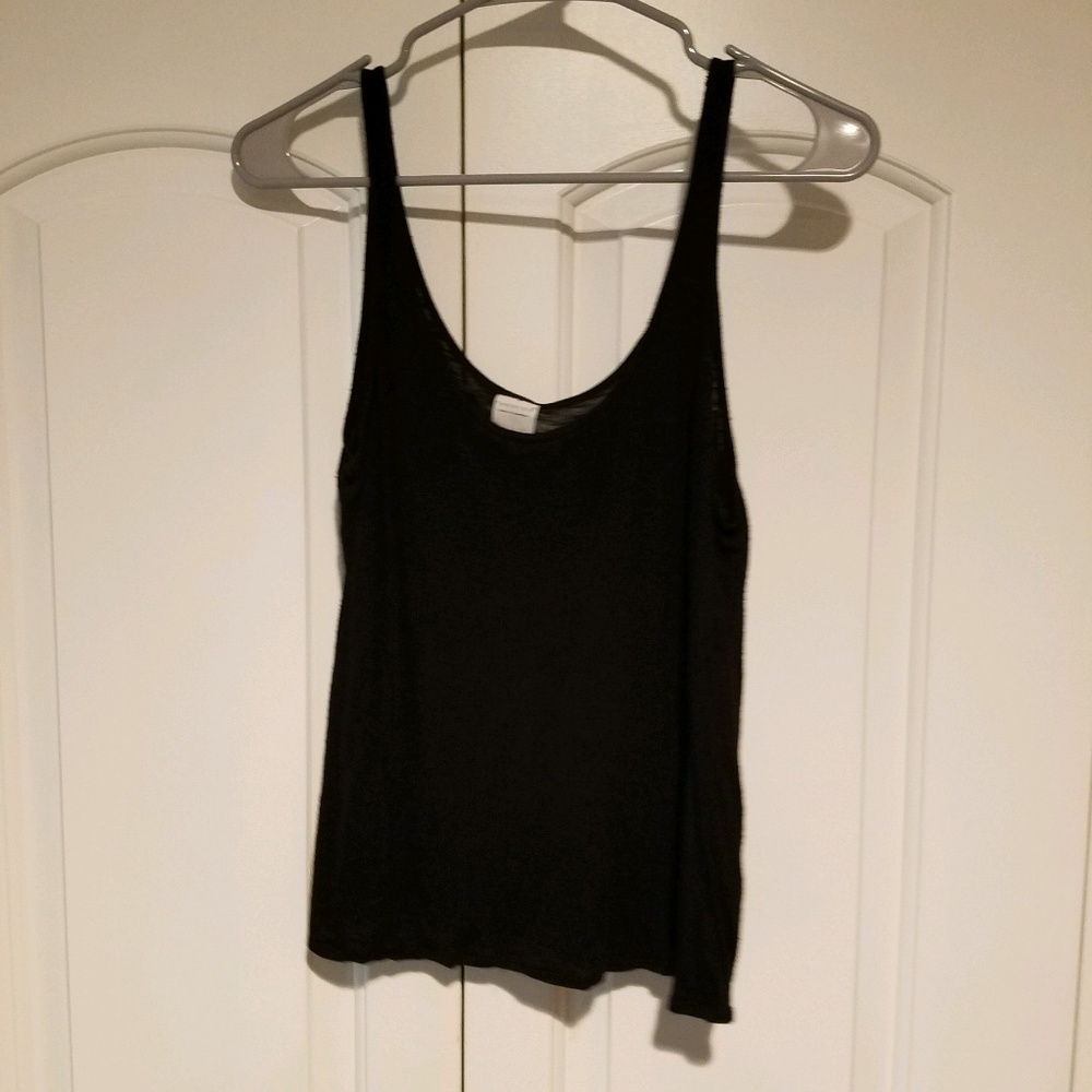 🌻 tank top  ( 3 for 10 or regular price)